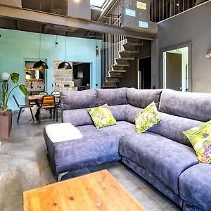  Сasa de vacaciones Black House Sorprendente Casa Estilo Industrial España